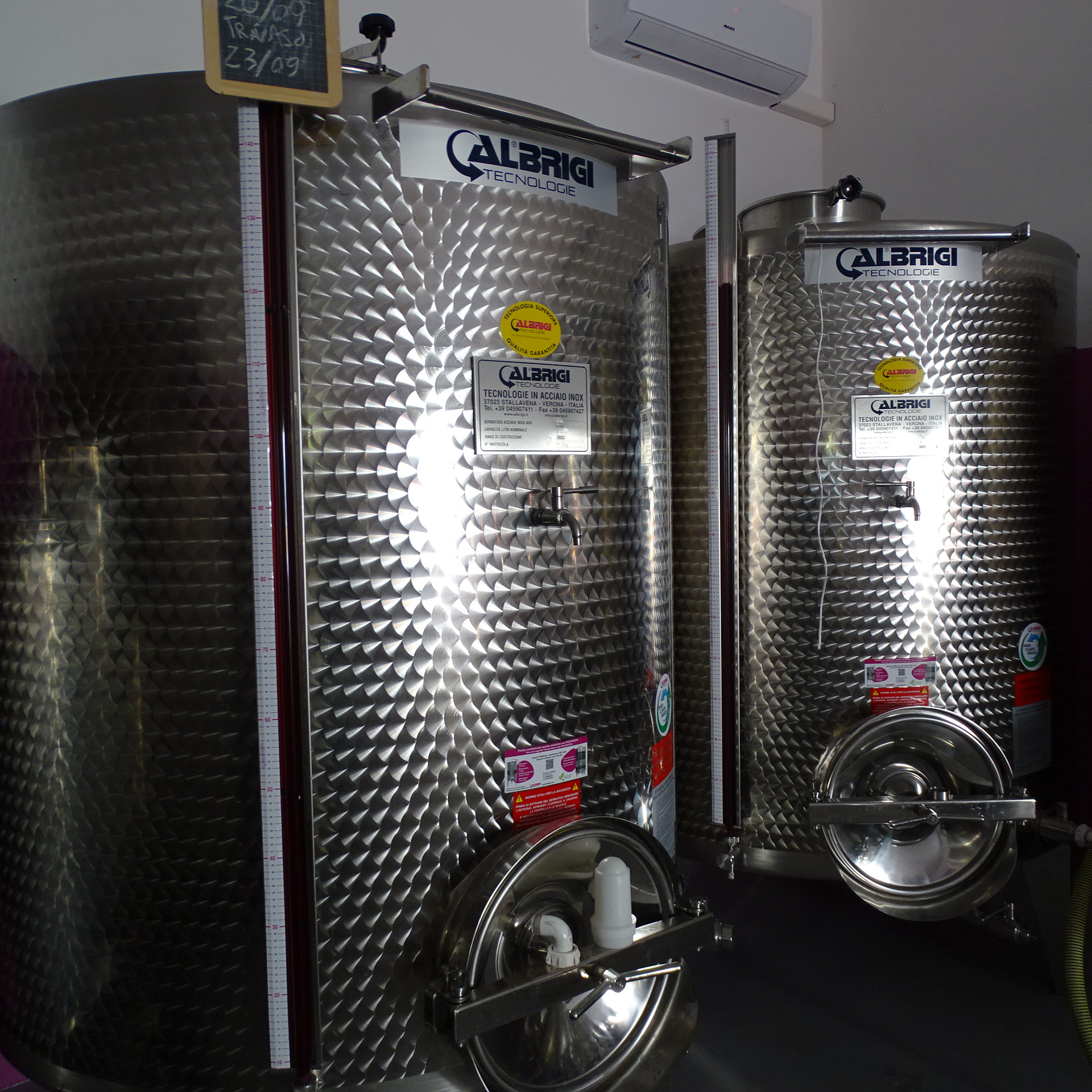 Cisterne Albrigi della cantina ristrutturata a Villimpenta nel 2020