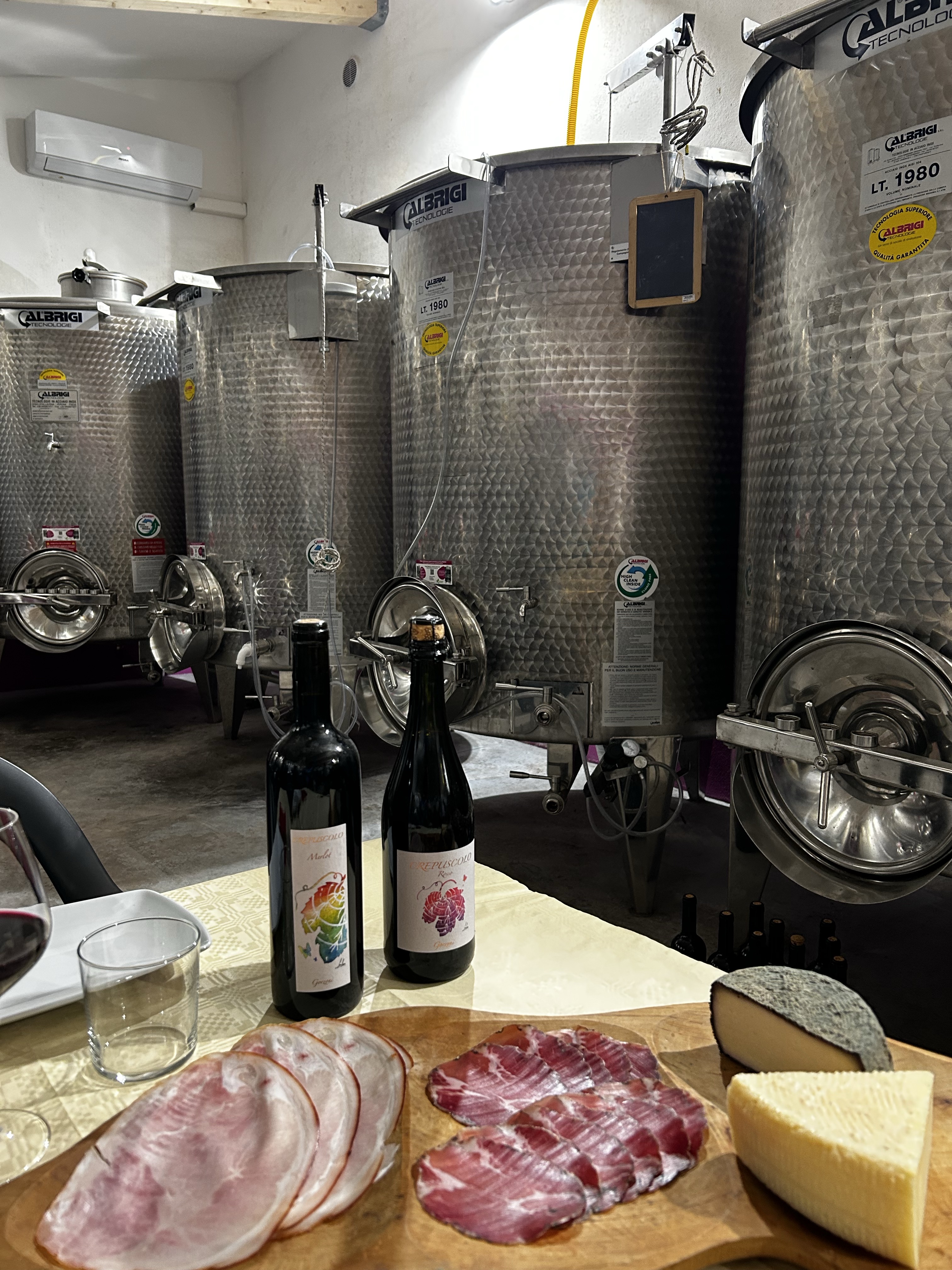 Degustazione in cantina Gorzoni – atmosfera suggestiva tra le cisterne